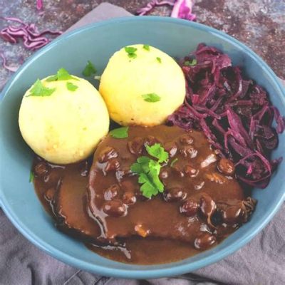  Rheinischer Sauerbraten! Mausteinen ja mehevä lihapullaleike kätkee sisälleen makea-suolaisen yllätyksen.